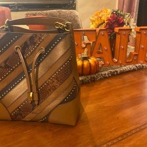 🤎”MICHAEL KORS MERCER BUCKET STYLE PURSE”🤎